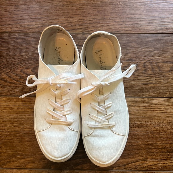 Super cute faux leather ked-like white sneakers! - Picture 2 of 7